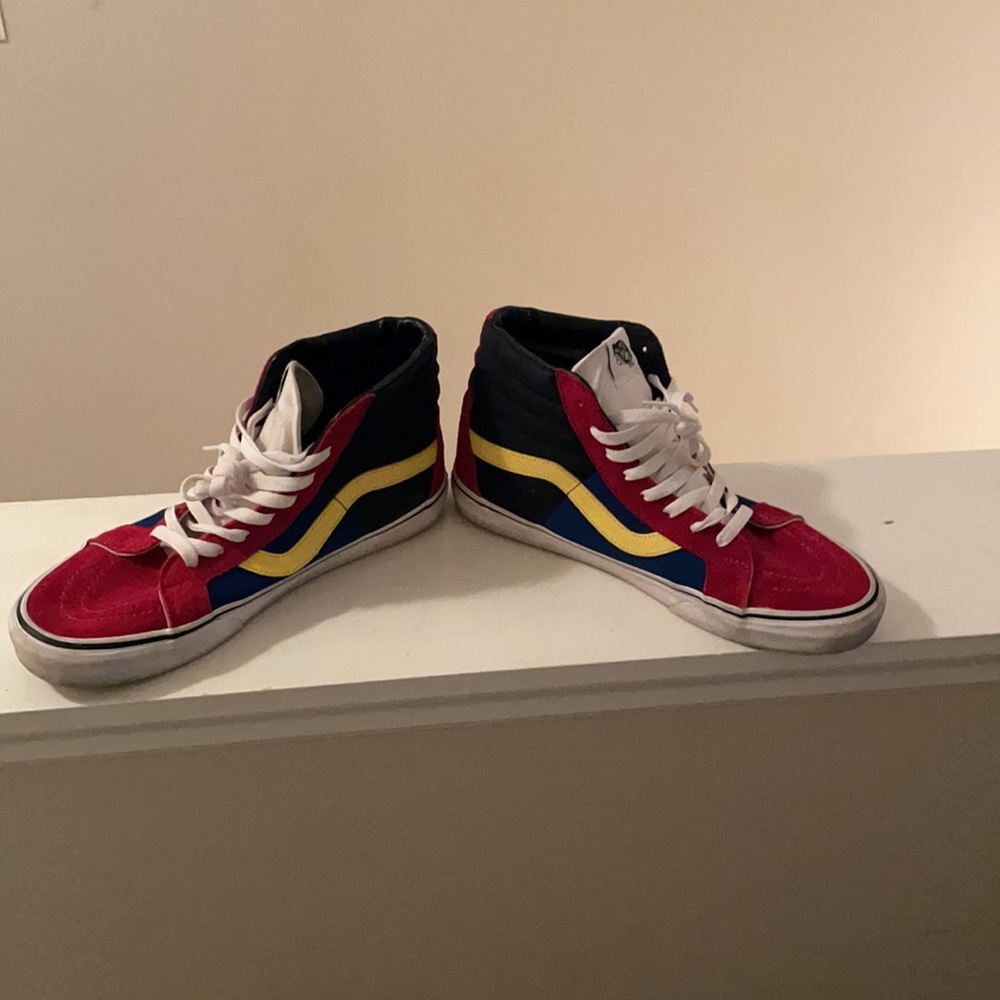 Vans - Picture 2 of 4